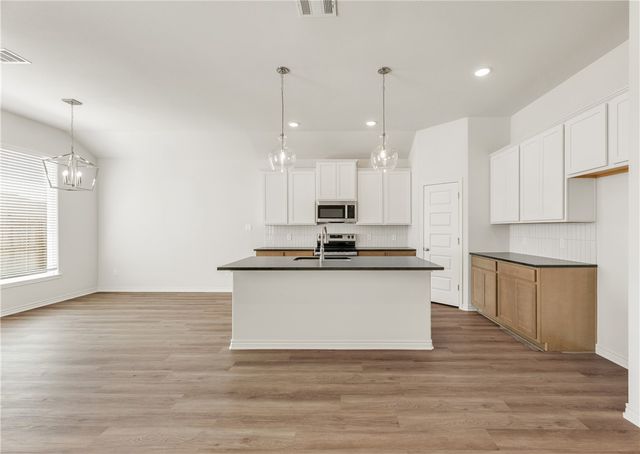 3176 Margaret Rudder Parkway, Bryan, TX 77808