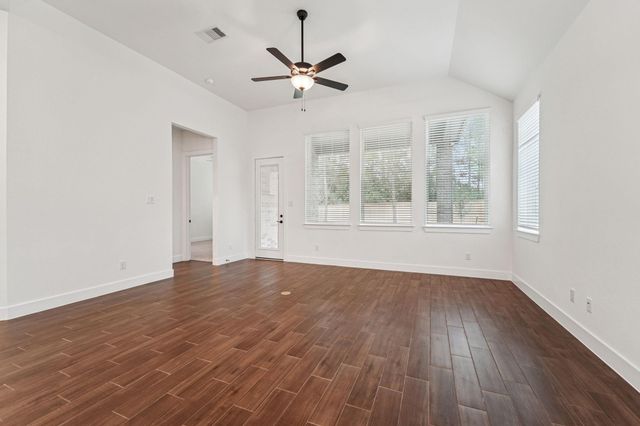 26014 S Outrider Banks, Montgomery, TX 77316