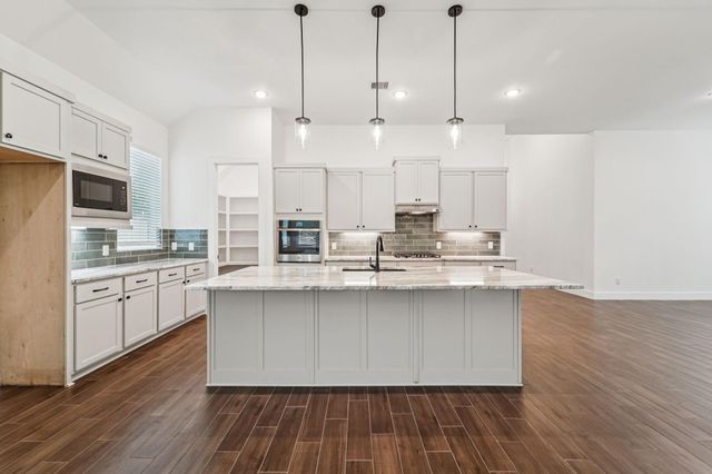 26014 S Outrider Banks, Montgomery, TX 77316