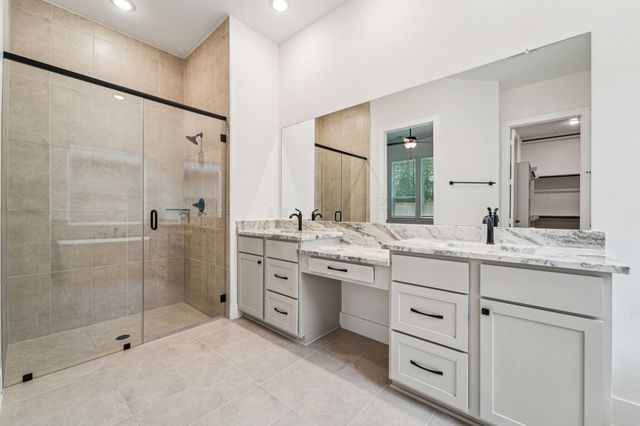 26014 S Outrider Banks, Montgomery, TX 77316