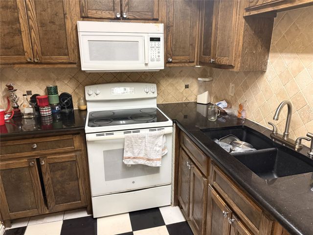 9825 Walnut Street M 207, Dallas, TX 75243