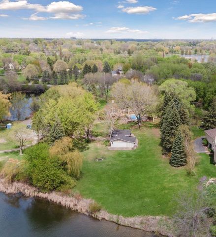 994 Wagon Wheel Trail, Mendota Heights, MN 55120