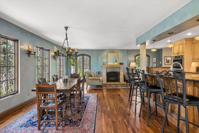 994 Wagon Wheel Trail, Mendota Heights, MN 55120