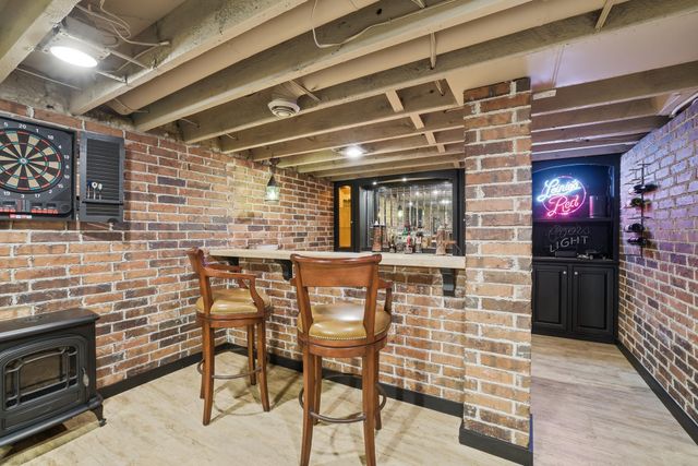 994 Wagon Wheel Trail, Mendota Heights, MN 55120