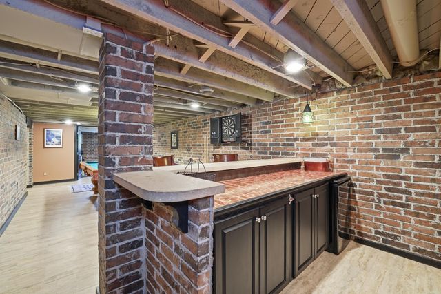 994 Wagon Wheel Trail, Mendota Heights, MN 55120