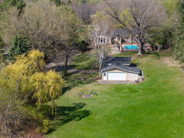 994 Wagon Wheel Trail, Mendota Heights, MN 55120