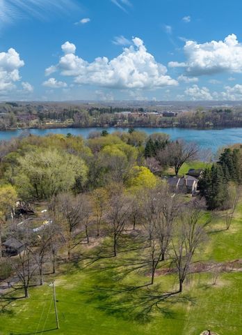 994 Wagon Wheel Trail, Mendota Heights, MN 55120