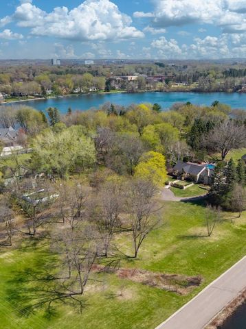 994 Wagon Wheel Trail, Mendota Heights, MN 55120