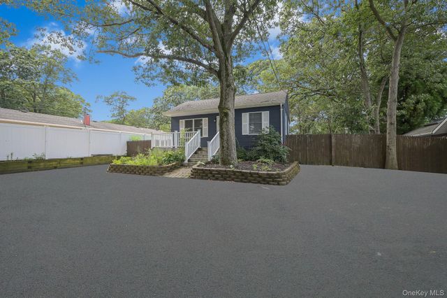 222 Blue Point Road, Farmingville, NY 11738