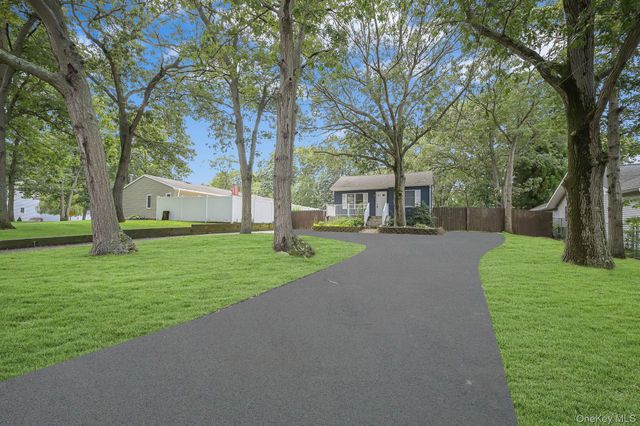 222 Blue Point Road, Farmingville, NY 11738