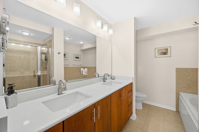 6420 DOUBLE EAGLE Drive 414, Woodridge, IL 60517
