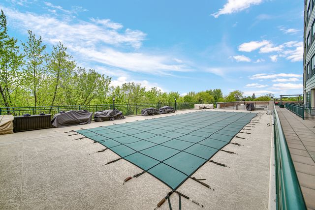 6420 DOUBLE EAGLE Drive 414, Woodridge, IL 60517