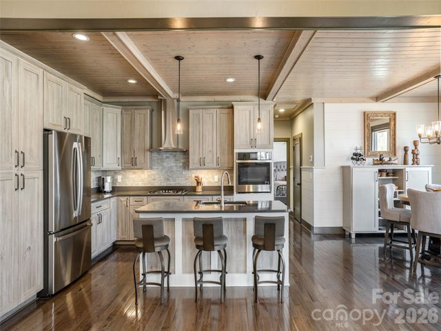 3753 Laurel Park Highway, Hendersonville, NC 28739