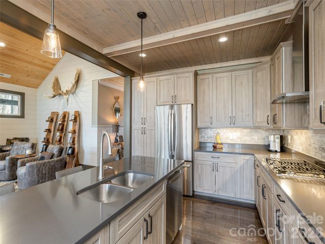 3753 Laurel Park Highway, Hendersonville, NC 28739