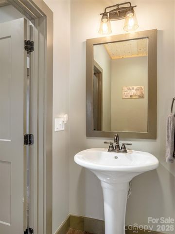 3753 Laurel Park Highway, Hendersonville, NC 28739