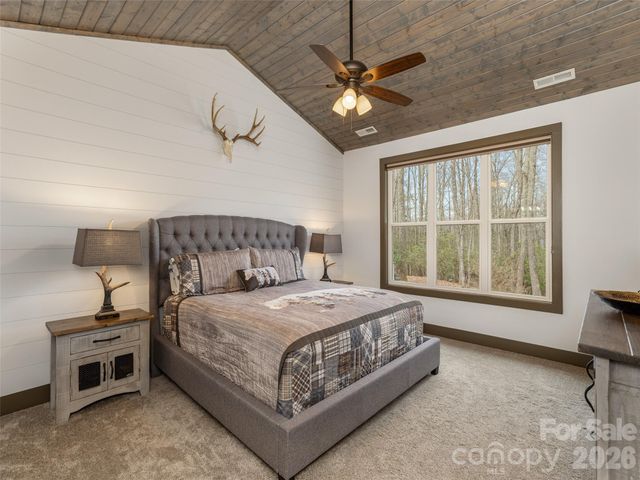 3753 Laurel Park Highway, Hendersonville, NC 28739