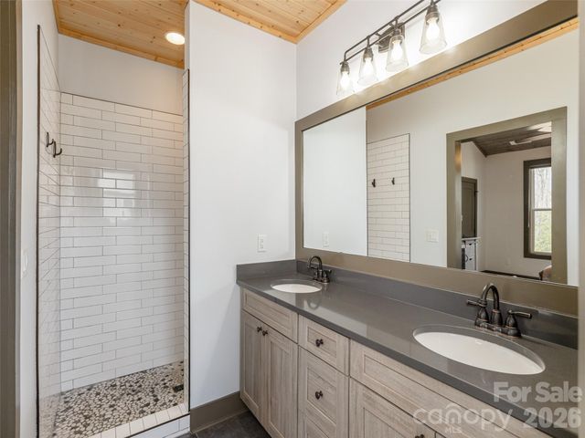 3753 Laurel Park Highway, Hendersonville, NC 28739