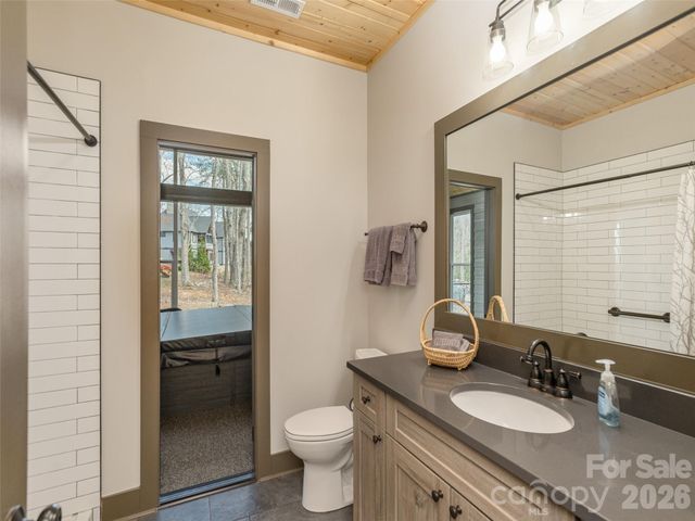 3753 Laurel Park Highway, Hendersonville, NC 28739