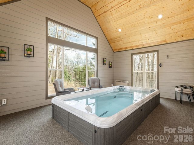 3753 Laurel Park Highway, Hendersonville, NC 28739