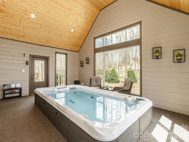 3753 Laurel Park Highway, Hendersonville, NC 28739