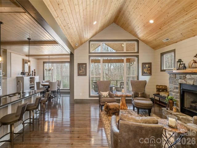 3753 Laurel Park Highway, Hendersonville, NC 28739