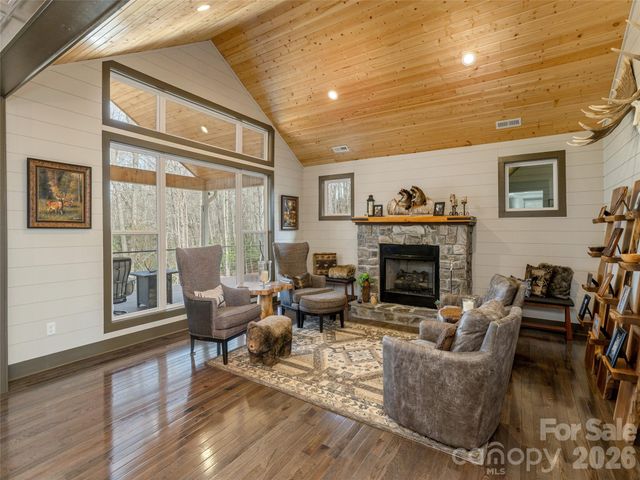 3753 Laurel Park Highway, Hendersonville, NC 28739