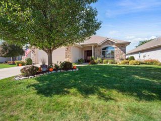 9513 Courtyard Cove, Fort Wayne, IN 46825