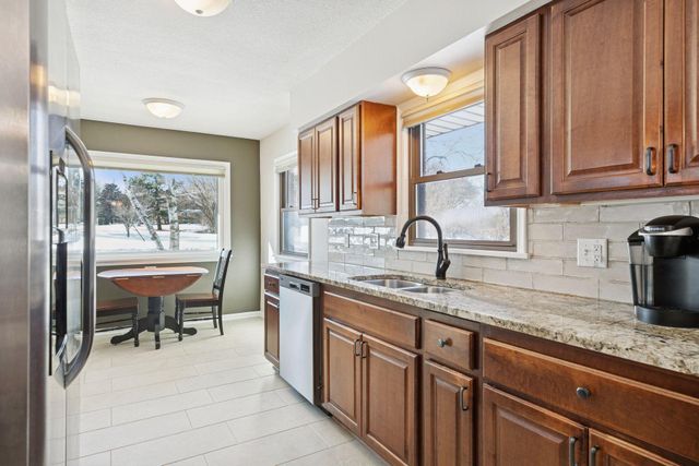 1512 Transit Avenue, Roseville, MN 55113