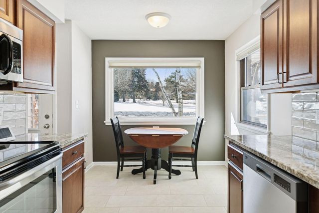 1512 Transit Avenue, Roseville, MN 55113