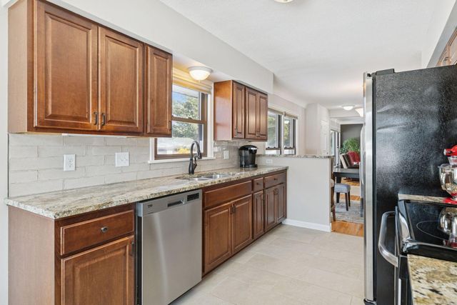 1512 Transit Avenue, Roseville, MN 55113