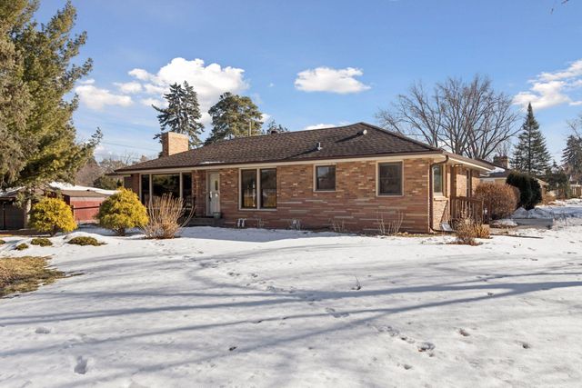 1512 Transit Avenue, Roseville, MN 55113