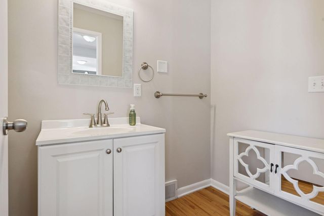 1512 Transit Avenue, Roseville, MN 55113