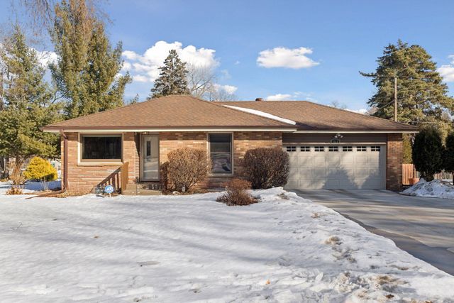 1512 Transit Avenue, Roseville, MN 55113