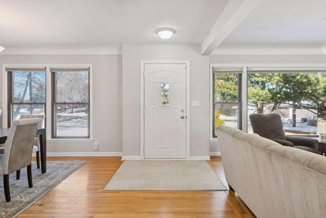 1512 Transit Avenue, Roseville, MN 55113