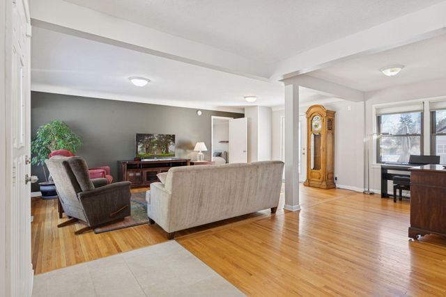 1512 Transit Avenue, Roseville, MN 55113