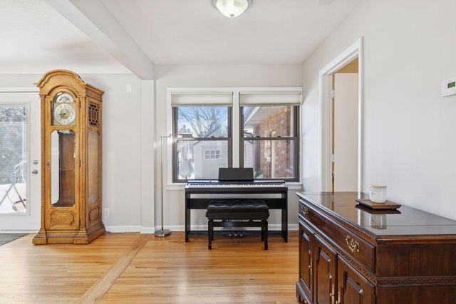 1512 Transit Avenue, Roseville, MN 55113