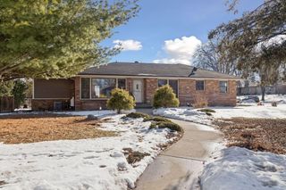 1512 Transit Avenue, Roseville, MN 55113