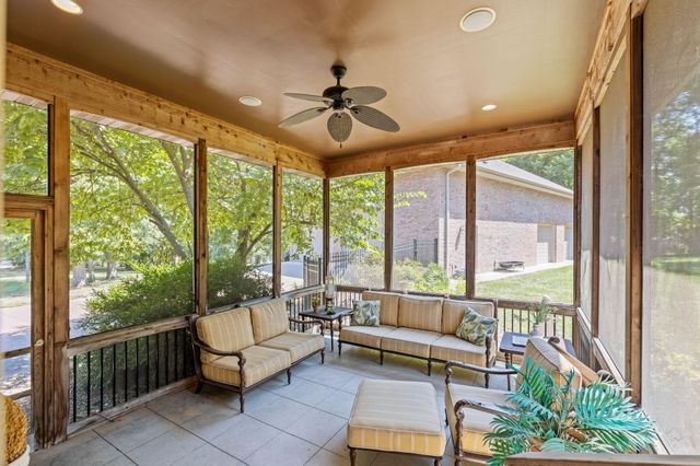 1714 WORCESTER LN, Columbia, MO 65203