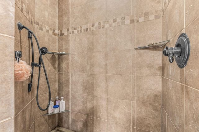 1714 WORCESTER LN, Columbia, MO 65203