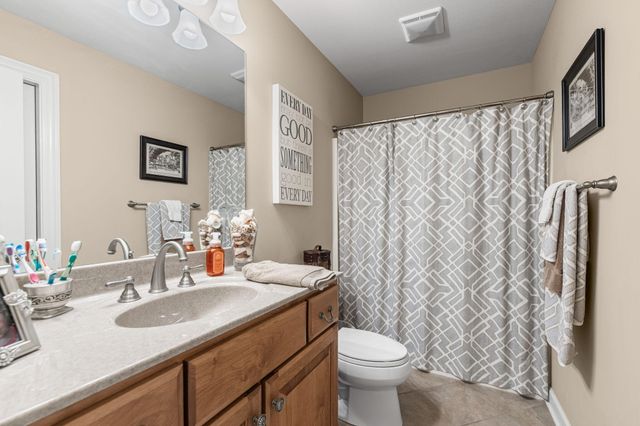 1714 WORCESTER LN, Columbia, MO 65203