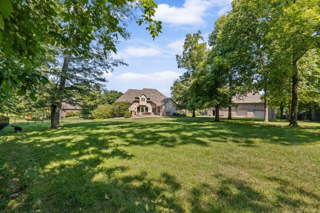 1714 WORCESTER LN, Columbia, MO 65203