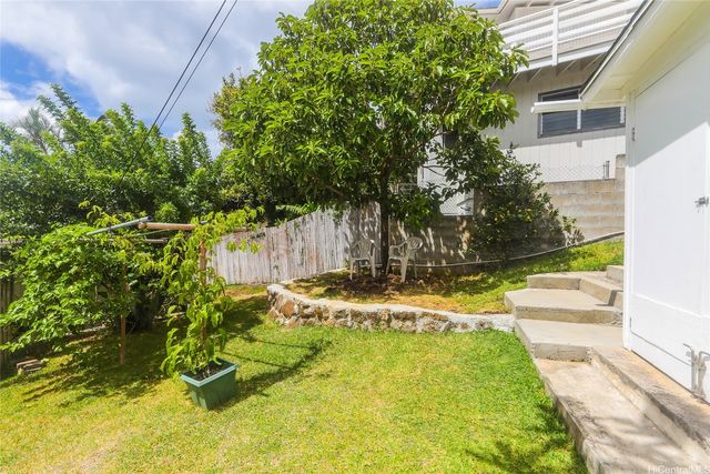 2534 E Manoa Road B, Honolulu, HI 96822