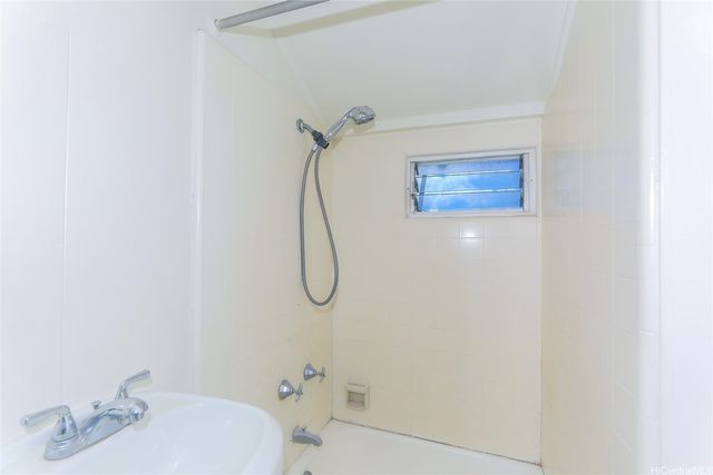 2534 E Manoa Road B, Honolulu, HI 96822