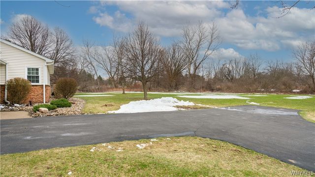 59 Southwick Drive, Orchard Park, NY 14127