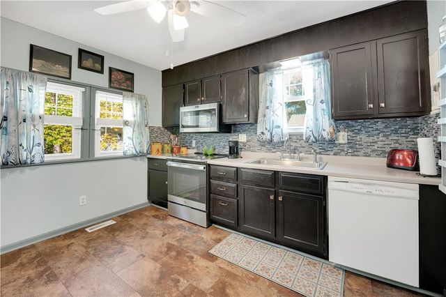 1412 W 5th Street, Sedalia, MO 65301