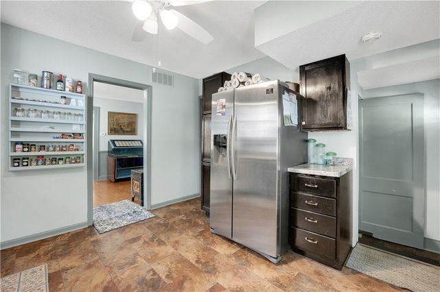 1412 W 5th Street, Sedalia, MO 65301