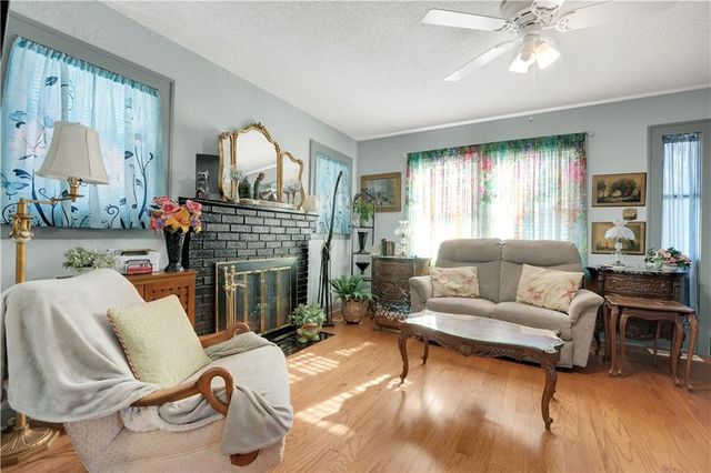 1412 W 5th Street, Sedalia, MO 65301