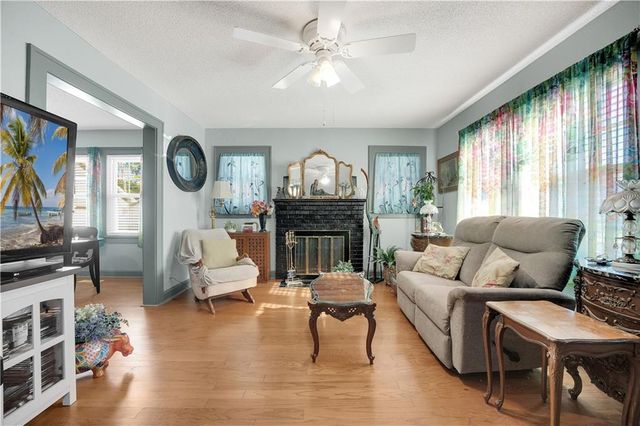 1412 W 5th Street, Sedalia, MO 65301