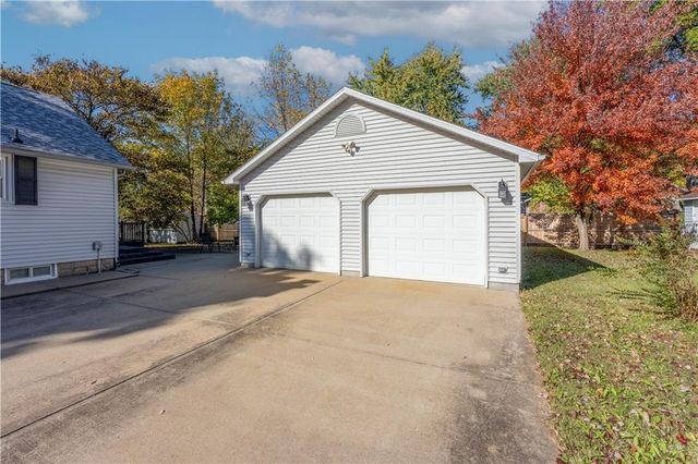 1412 W 5th Street, Sedalia, MO 65301