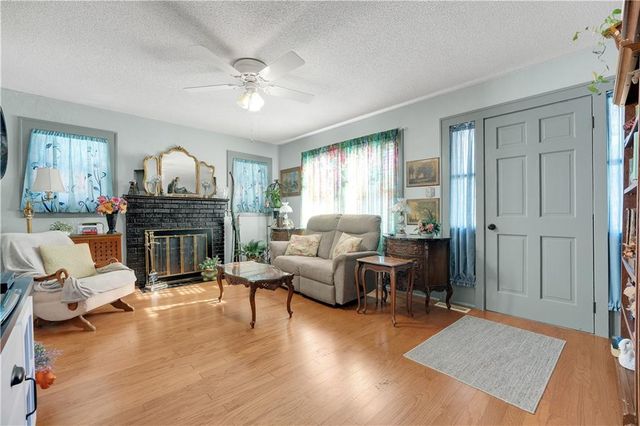 1412 W 5th Street, Sedalia, MO 65301